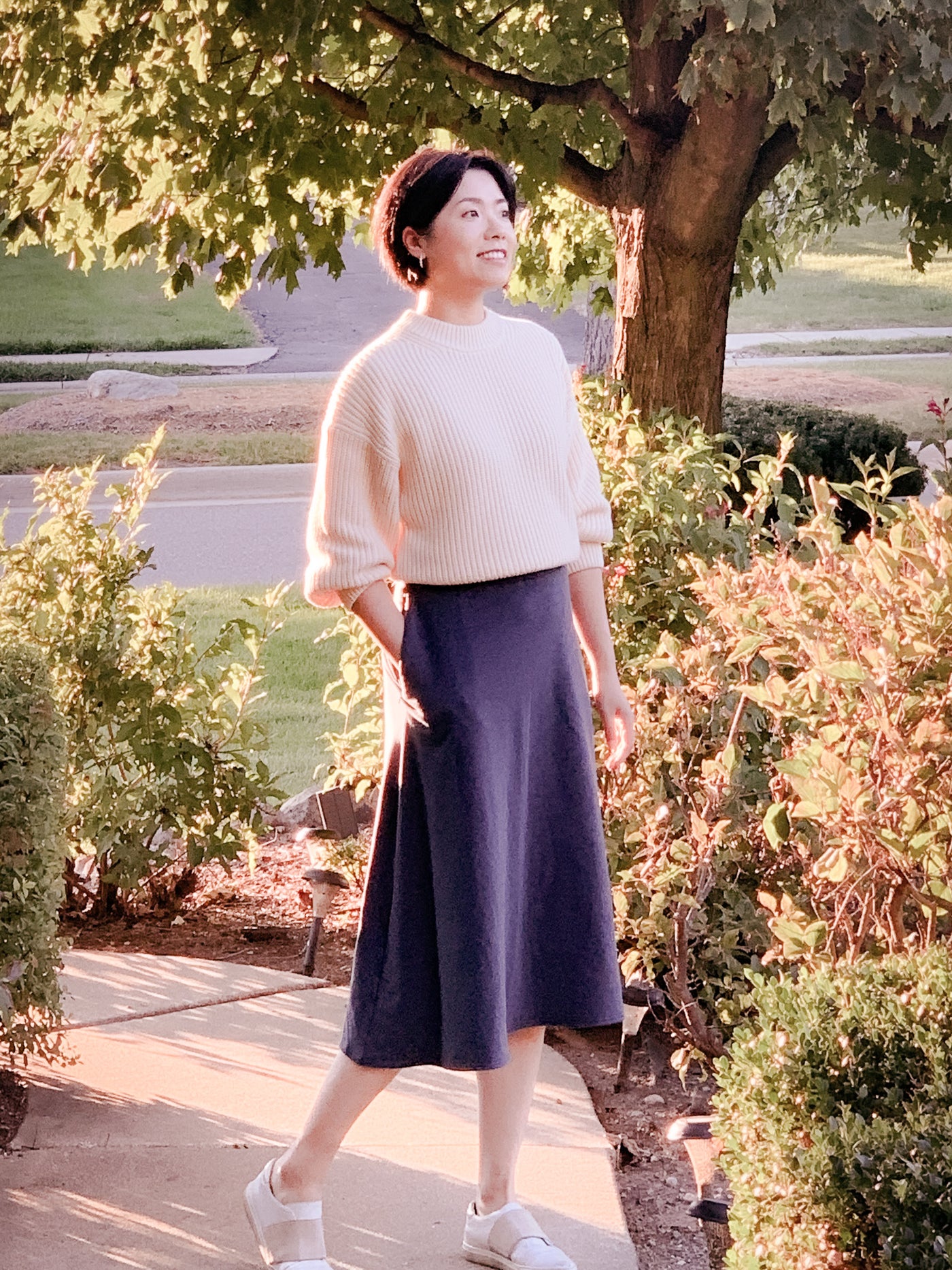 Midi Skirt Outfit Ideas for the Fall